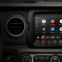 jeep_wrangler_4xe_technology_connectivity_dsk_1450x510_02