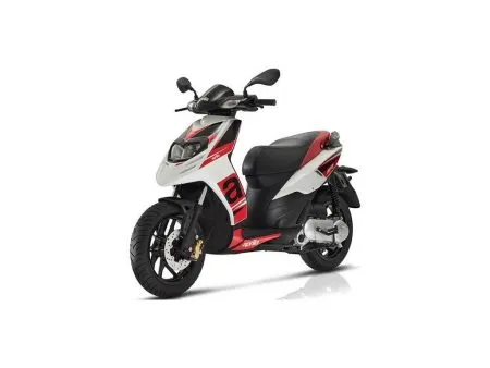 Cat B – Aprilia Sr Motard 50